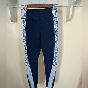 Tuckernuck blue floral leggings